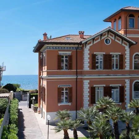 Palazzo Moresco * Santa Marinella